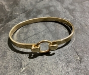 Clasping-Bangle-Bracelet