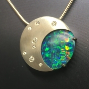 Opal-Eclipse-in-white-gold
