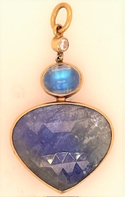 Rose-Cut-Tanzanite-with-Moonstone-and-Diamond-2