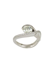 Freeform diamond ring